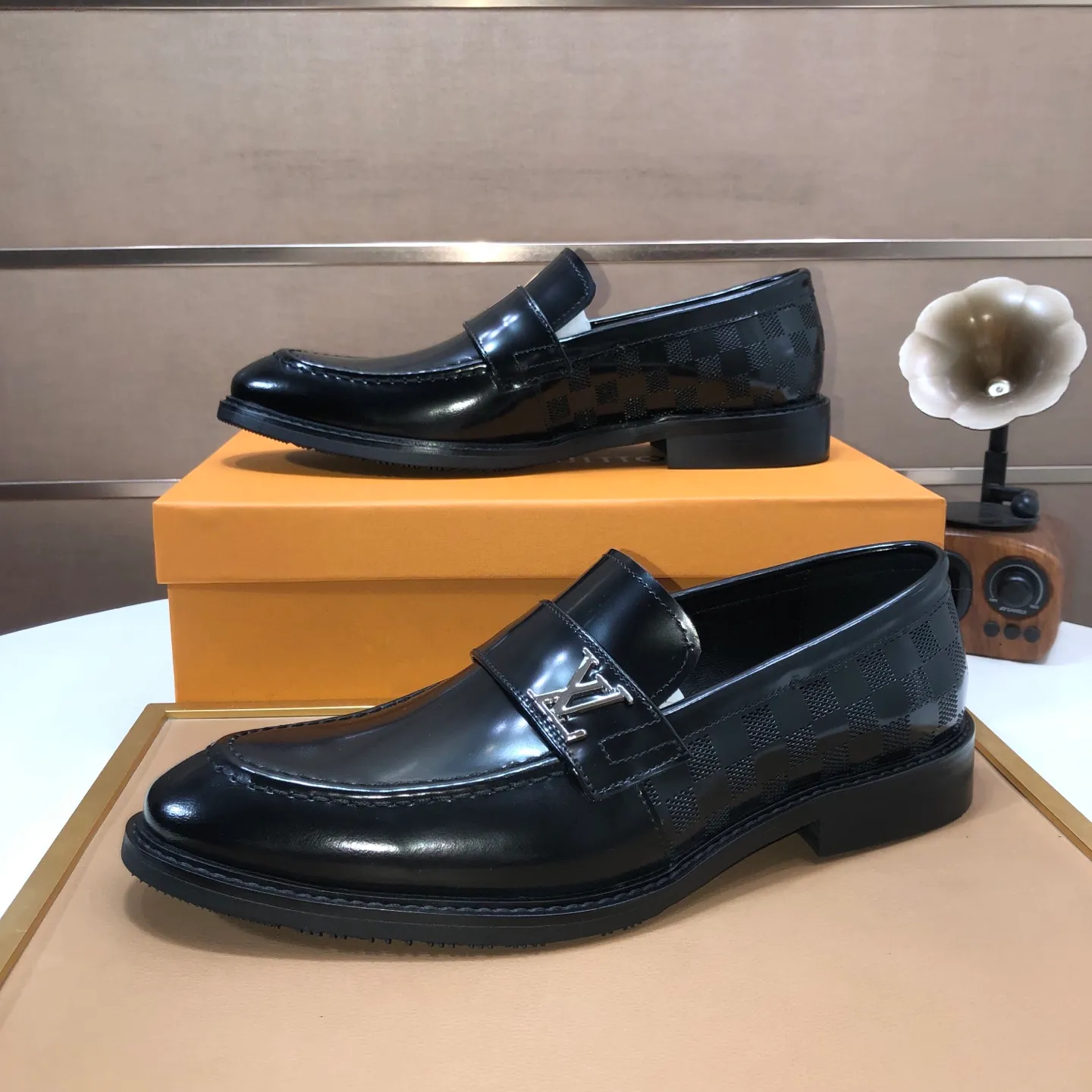 Men's shoes💰460💰【LOUIS VUITTON】(sheepskin lining) new cowhide LV formal shoes🎩🎩❗️🆘made one to one at the counter🎩original quality, imported cowhide upper➕full sheepskin lining➕original rubber outsole, {high quality visible}👣Size: 38-45 (45 custom-made)